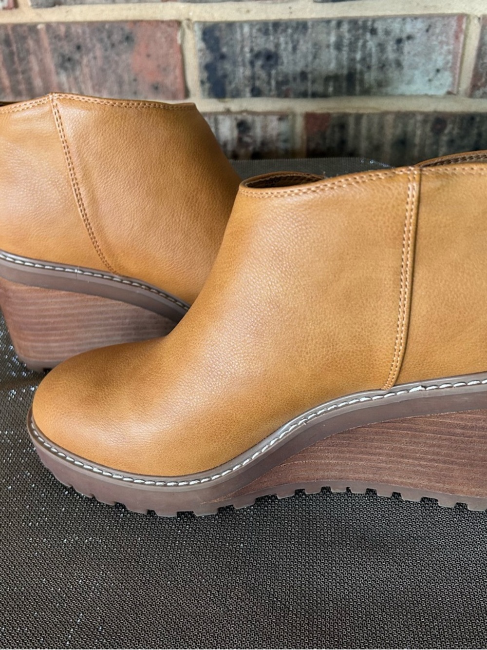 Cute Yellowbox Booties - Picture 3 of 6